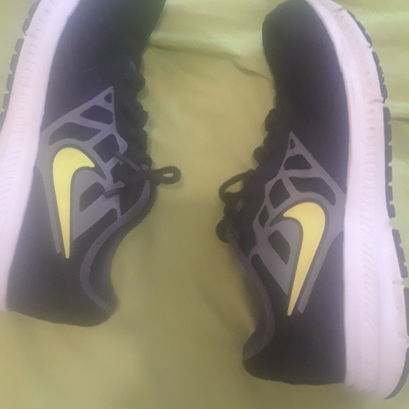 Nike bundle(  back to school  sale)shoes sz 4 - Picture 5 of 5
